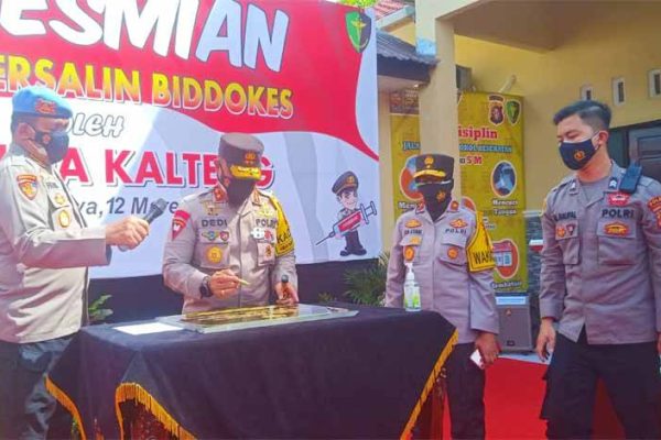 tingkatkan pelayanan kapolda kalteng resmikan klinik bersalin biddokes 30785