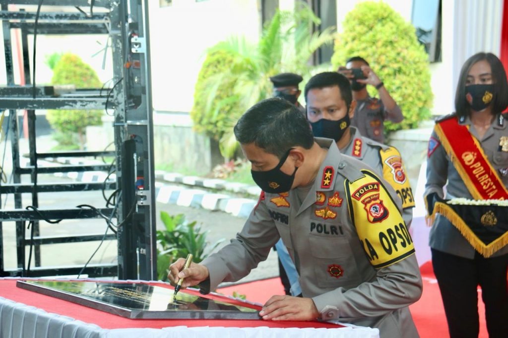 tingkatkan pelayanan masyarakat kapolda jabar resmikan gedung 96 di polresta bandung 32819