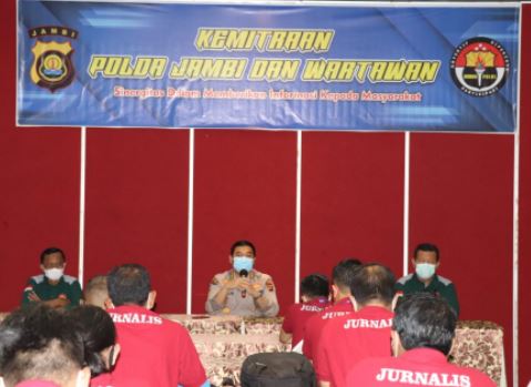 tingkatkan sinergitas bid humas polda jambi gelar acara kemitraan dengan wartawan 37168