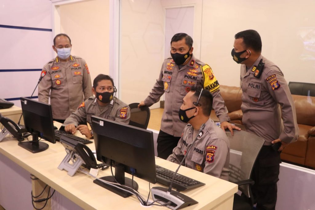 tinjau command center kapolda kaltim cek kesiapan pelayanan aplikasi lembuswana dan pesut mahakam 27032