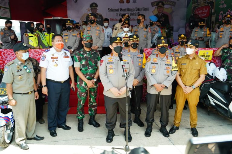 tinjau kesiapan arus mudik 2022 wakapolri apresiasi inovasi pos pengamanan terpadu di cileunyi 46356