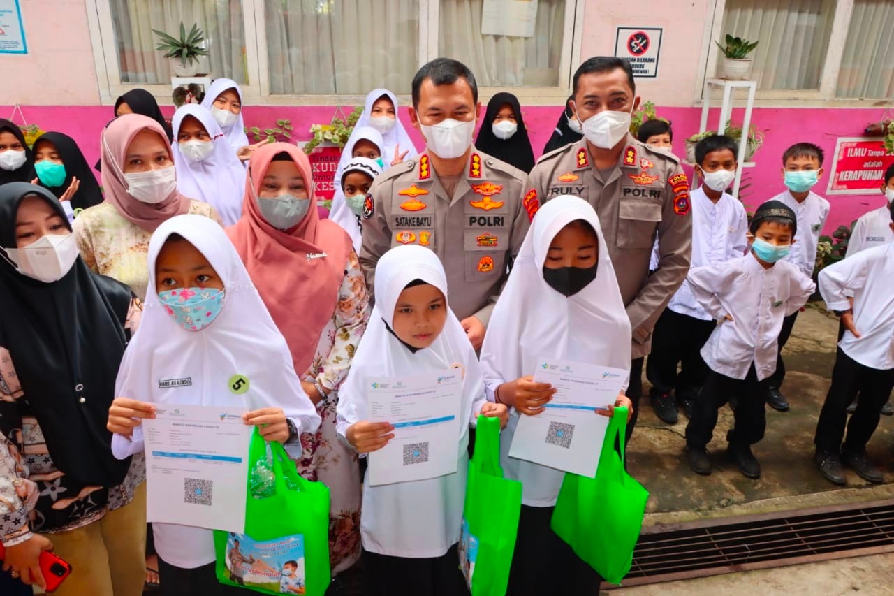 tinjau pelaksanaan vaksinasi anak 6 11 tahun kabid humas polda sumbar kunjungi sd di batusangkar 37252