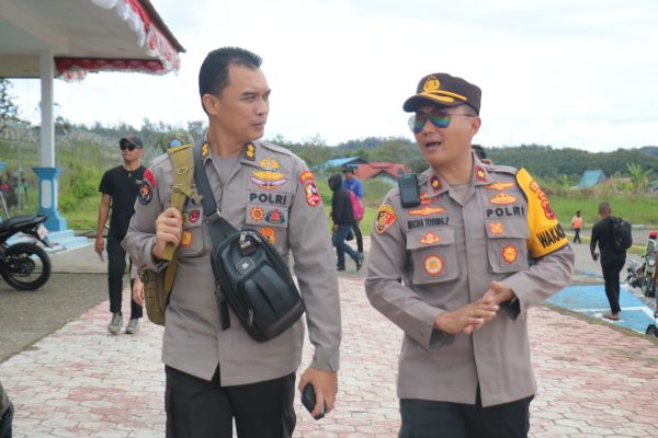 tni polri jaga kamtibmas papua pada perayaan ulang tahun kabupaten pegunungan bintang 72543