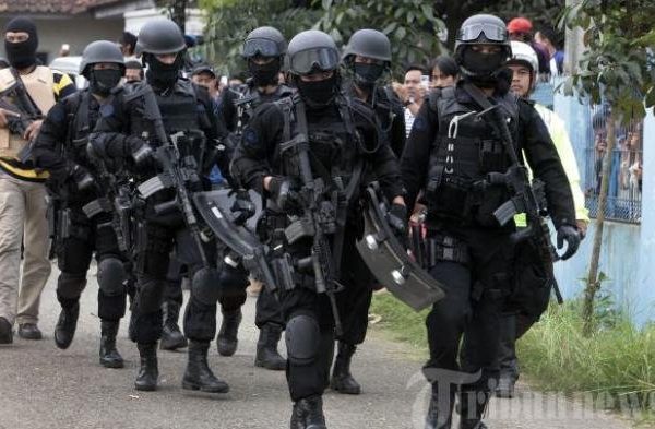 tni polri kejar teroris anggota mujahidah indonesia timur 32599