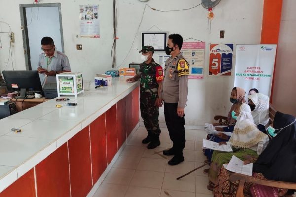 tni polri melaksanakan pengamanan penyaluran blt 49847