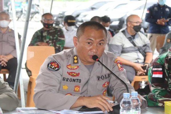 tni polri terjunkan 2 personel srikandi dalam satgas madago raya 24850