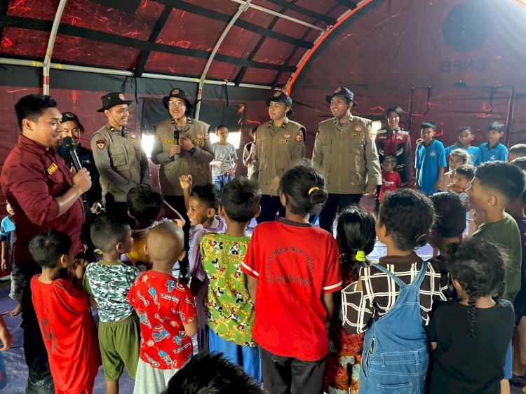 trauma healing bagi anak anak yang terdampak erupsi gunung lewotobi di posko pengungsian konga 80989