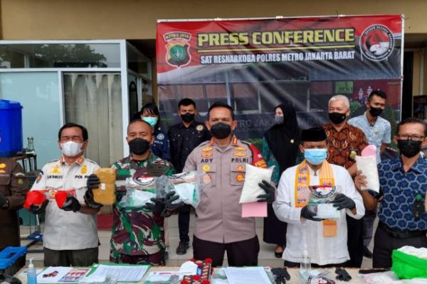 two months arrest hundreds of kilograms of marijuana and methamphetamine worth idr 34 billion destroyed by west jakarta departemental police 43294