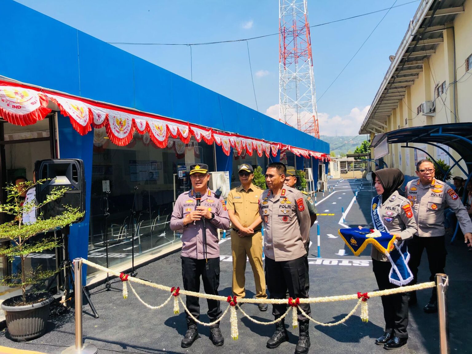 uji praktik sim jajaran polda jabar dipermudah ucapan terima kasih berdatangan dari warga 62034