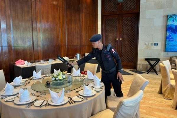 unit jibom dan k9 polda bali lakukan sterilisasi dalam gelaran gala diner peserta apao 70533