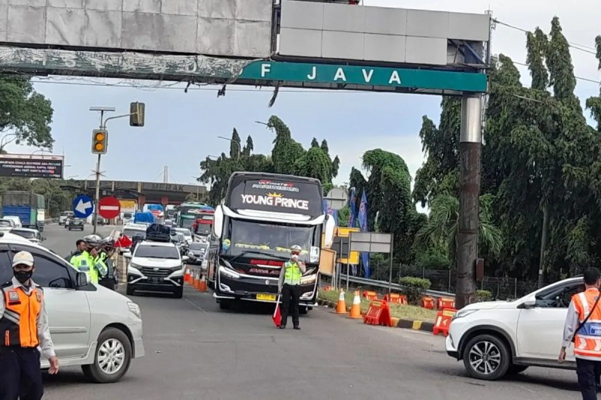 urai kemacetan menuju pelabuhan merak polda banten terapkan delay sistem 72310