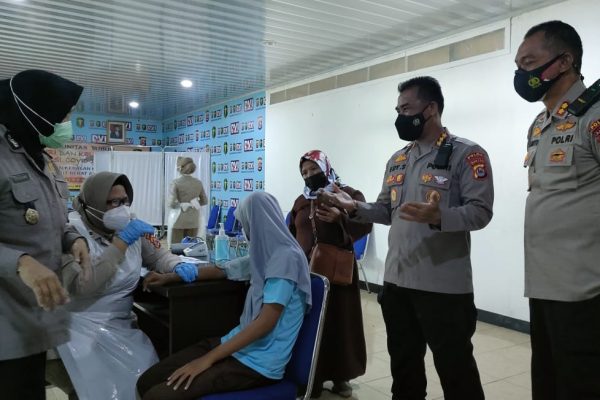 vaccination for persons with disabilities directorate of security of vital objects of banten regional police provide shuttle service 43291