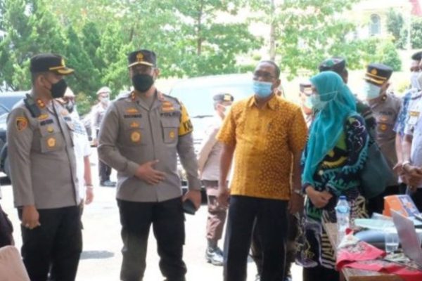 vaksinasi booster polri dan tni disaksikan langsung kapolda jambi 23183