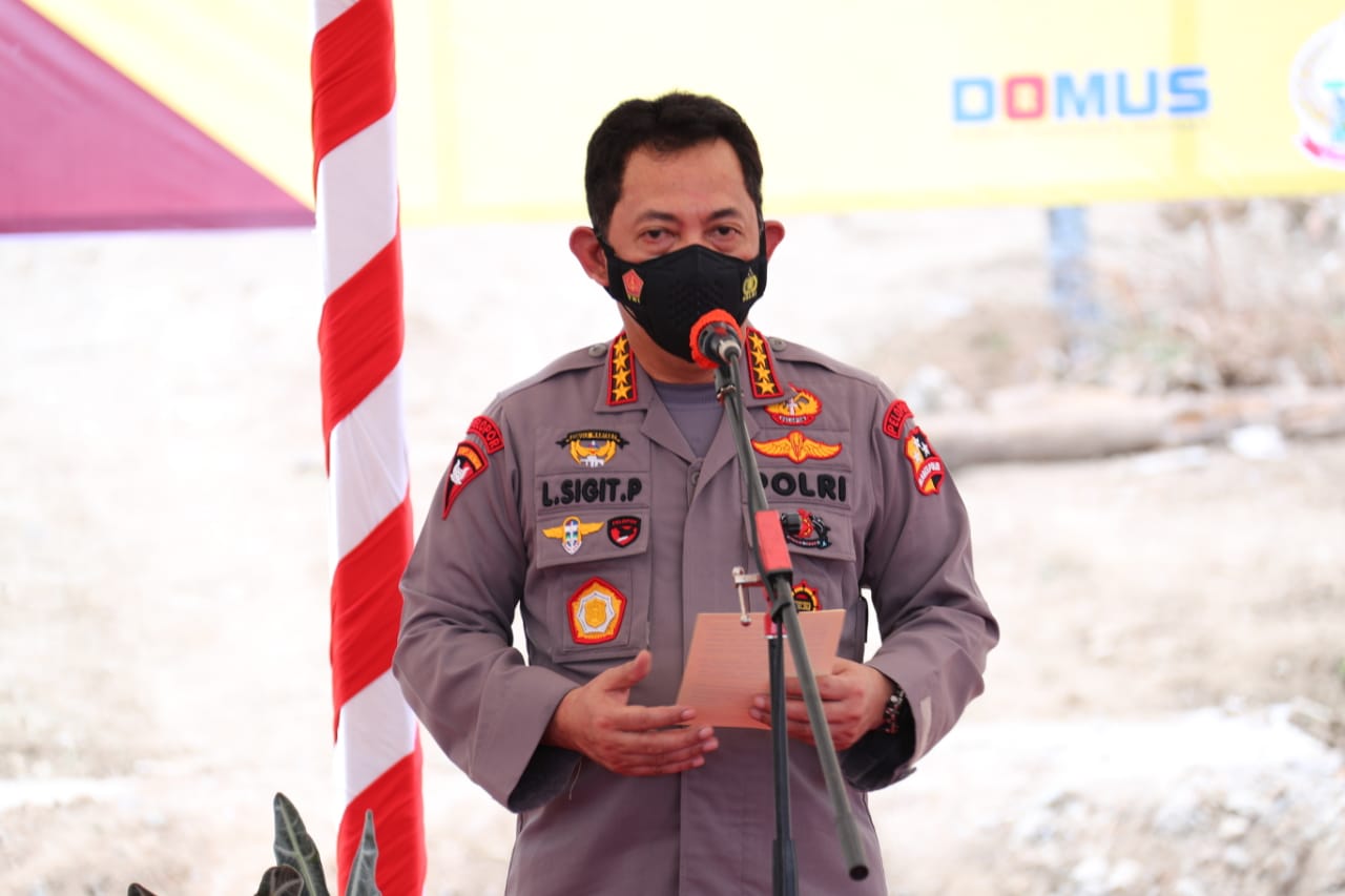 visit west sulawesi regional police the chief of inp provides work direction and post natural disaster assistance 38635