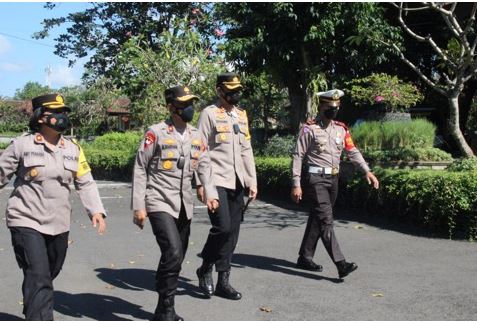 wakapolda bali tinjau pos penyekatan goa lawah klungkung 26432
