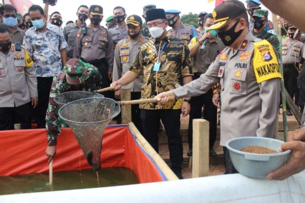 wakapolda banten tinjau kampung tangguh nusantara kalimaya 36469