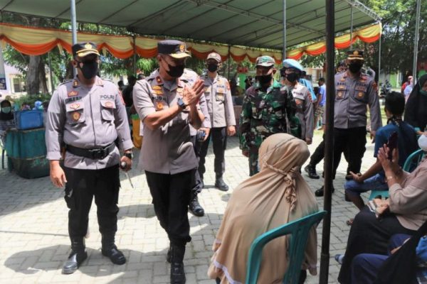 wakapolda gorontalo tinjau pelaksanaan vaksinasi massal di bone bolango 34454