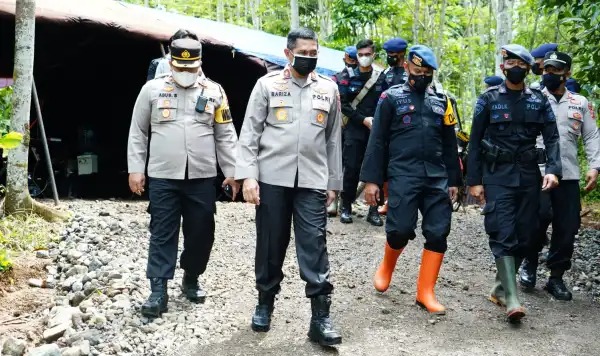 wakapolda jabar tinjau pembangunan mako baru batalyon d sat brimob polda jabar 21114