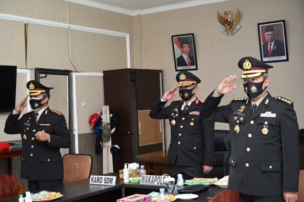 wakapolda kalsel ikuti upacara penutupan pendidikan alih golongan dari bintara ke perwira polri ta 2020 secara virtual 36546
