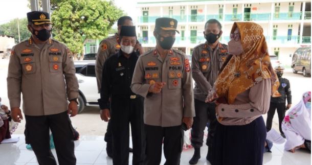 wakapolda lampung tinjau vaksinasi di yayasan ponpes manbaul ulum kampung gayau sakti lampung tengah 24594