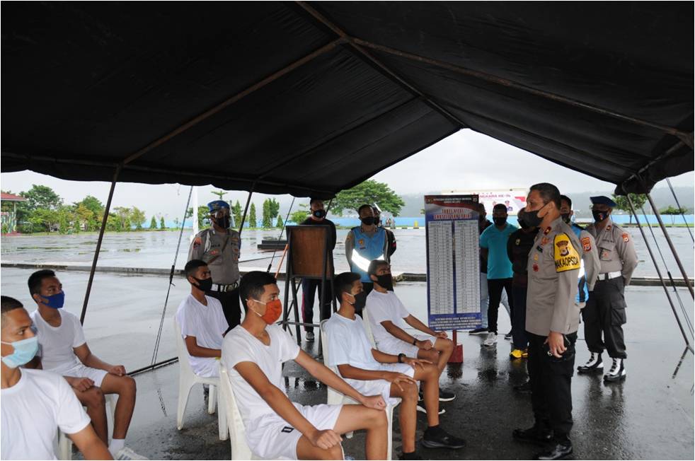 wakapolda maluku pantau langsung proses seleksi penerimaan polri 11266