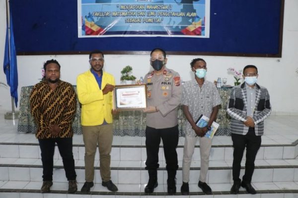 wakapolda papua berikan materi kepada mahasiswa fmipa universitas cendrawasih 13136