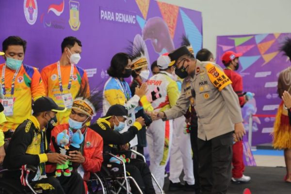 wakapolda papua tinjau pelaksanaan pertandingan cabang olahraha renang 24918