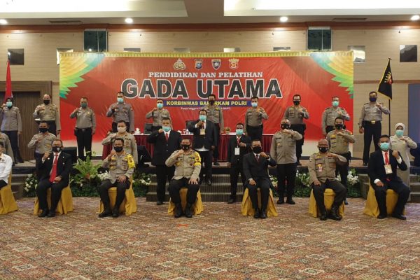 wakapolda riau membuka pendidikan dan pelatihan gada utama di hotel pangeran 11367