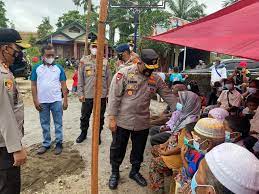 wakapolda sumbar tinjau lokasi pengungsi gorban gempa di pasaman 9988