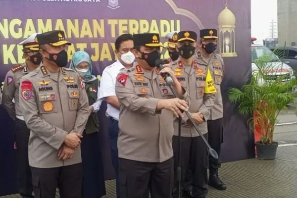 wakapolri tinjau posko pengamanan mudik lebaran 2022 di km 29 jakarta cikampek 46452