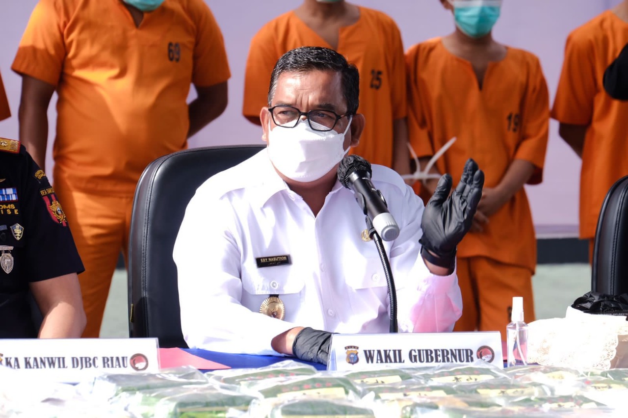 wakil gubernur riau mengapresiasi atas kinerja kapolda riau menggagalkan peredaran narkoba 37605