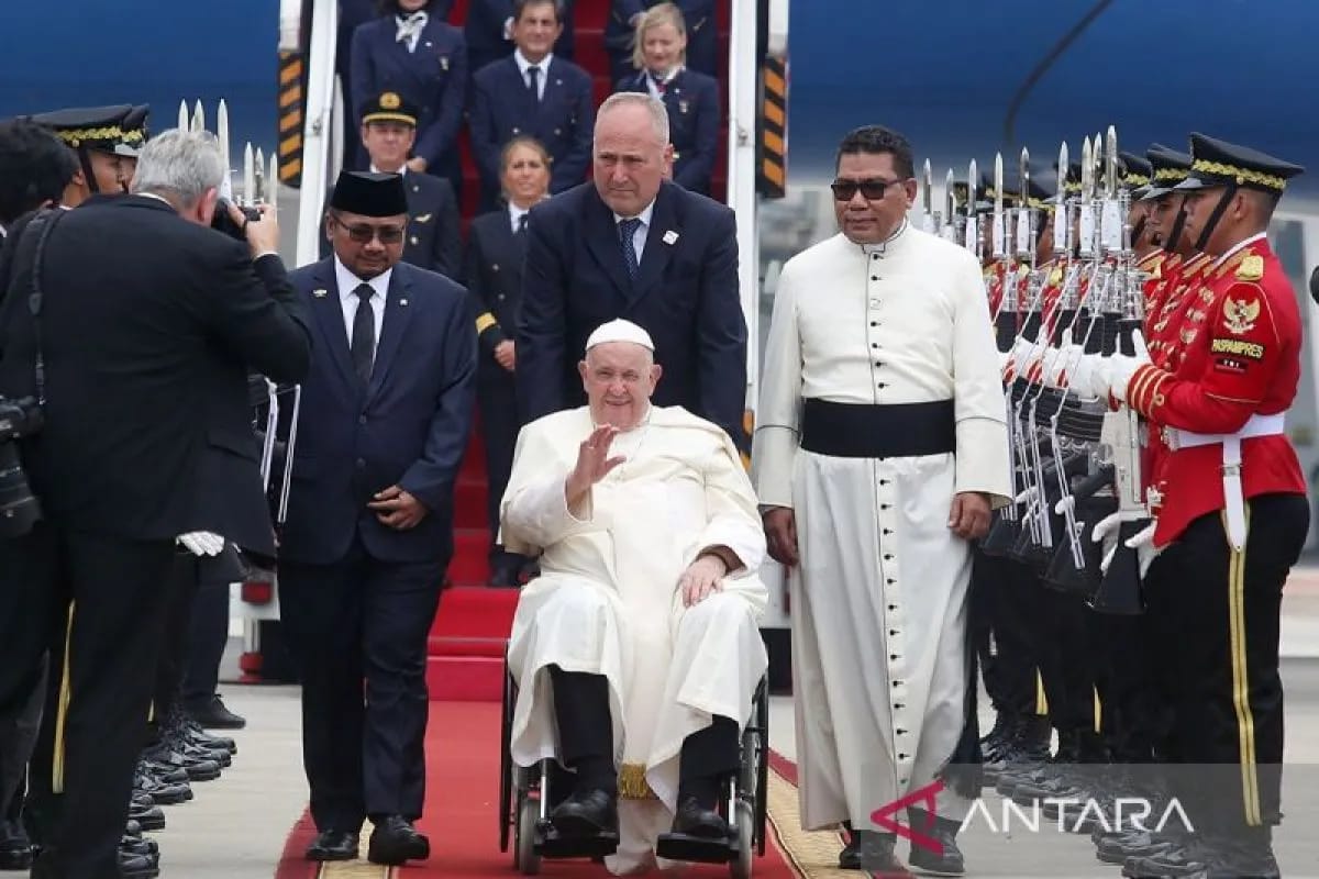 wakil ketua dpr ri kunjungan paus fransiskus jadi bukti pengakuan indonesia harmonis 78398