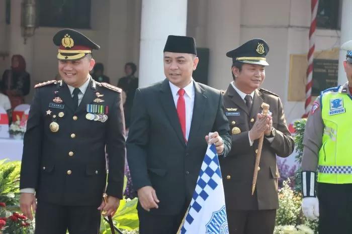 wali kota surabaya eri cahyadi apresiasi polri atas pencapaian yang luar biasa 60520