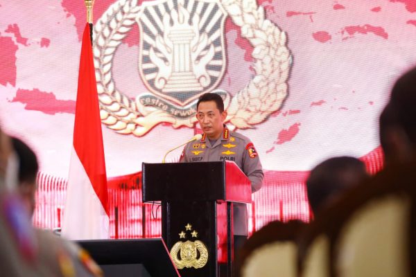 wujudkan pelayanan publik yang prima kapolri tak ada kata lain siap dan laksanakan 7659