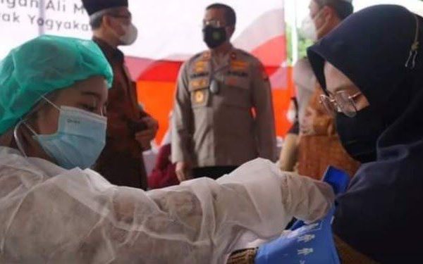 yogyakarta regional police holds vaccination at ali maksum krapyak islamic boarding school yogyakarta 41457