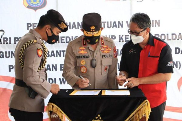 yogyakarta regional police received 247200 health supplements from pt dexa medica group 41219